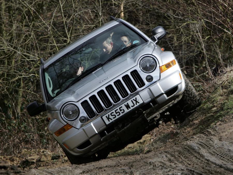  Jeep Cherokee Limited 2005 года  (UK) (фото 7 из 30)